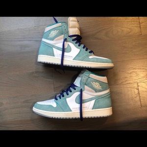 Air Jordan Retro 1 ( Turbo Green )